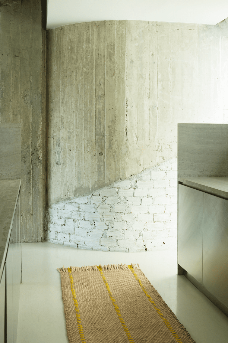 Layered Cord Yellow Oatmeal gestreept vloerkleed, loper in een interieur