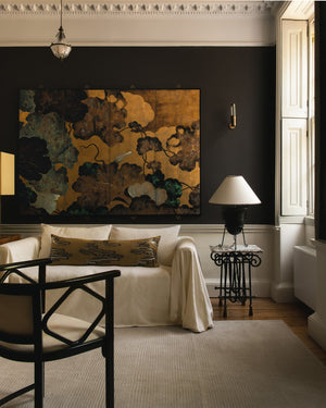 Layered Drift Wool Bone White wit vloerkleed, in een woonkamer