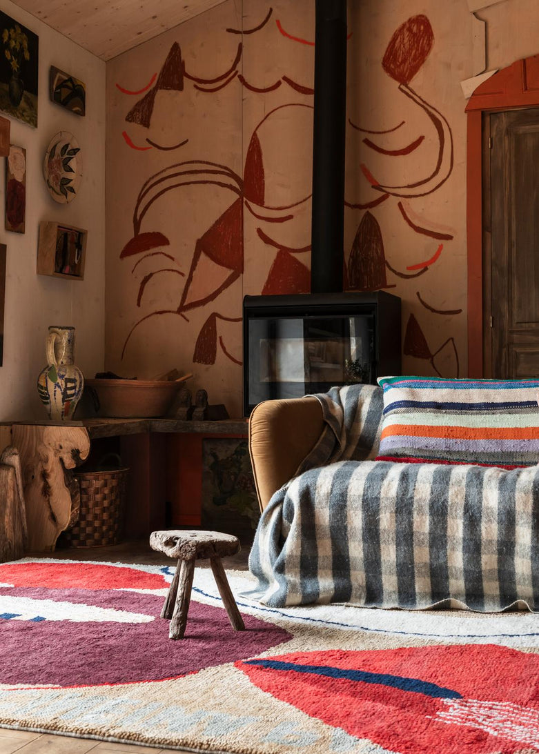 Layered Heather Chontos Collage wollen vloerkleed, in een woonkamer