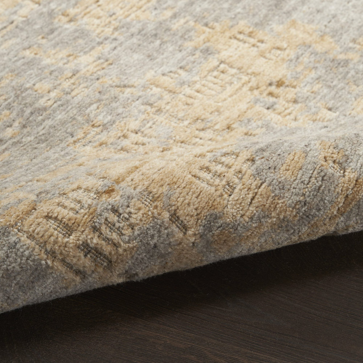 Nourison Harmony HAY05 Grey Gold vloerkleed, textuur van de pool