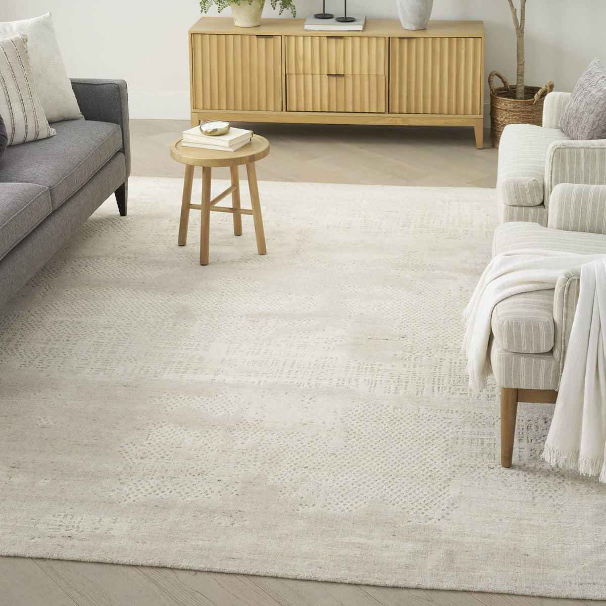 Nourison Harmony HAY07 Ivory ivoorwit vloerkleed, in een interieur
