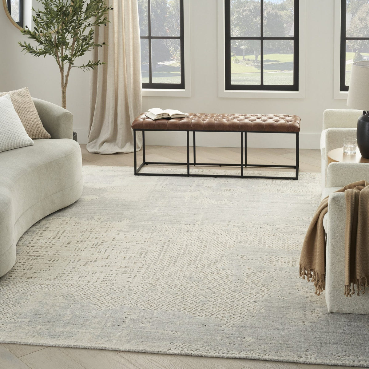 Nourison Harmony HAY04 Ivory Grey vloerkleed, in een interieur