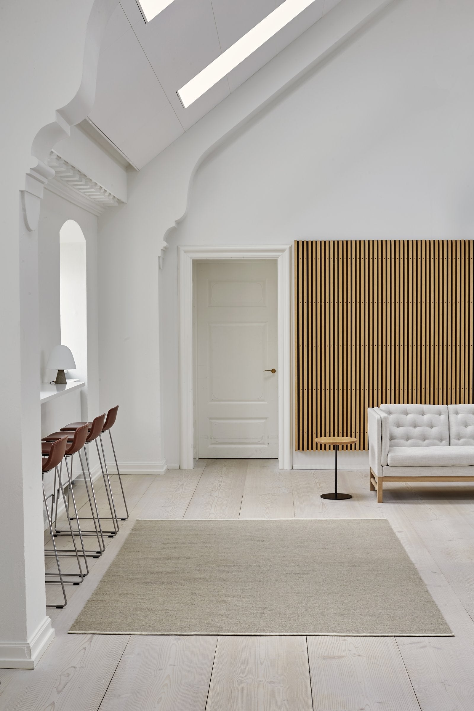 Massimo Escape Kelim Muscat taupe tapijt, in een interieur