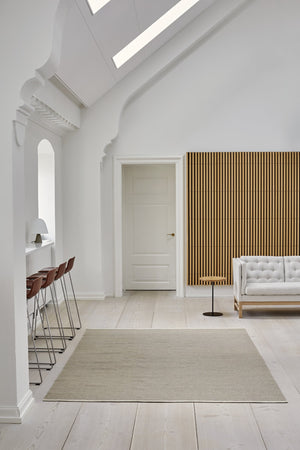 Massimo Escape Kelim Muscat taupe tapijt, in een interieur