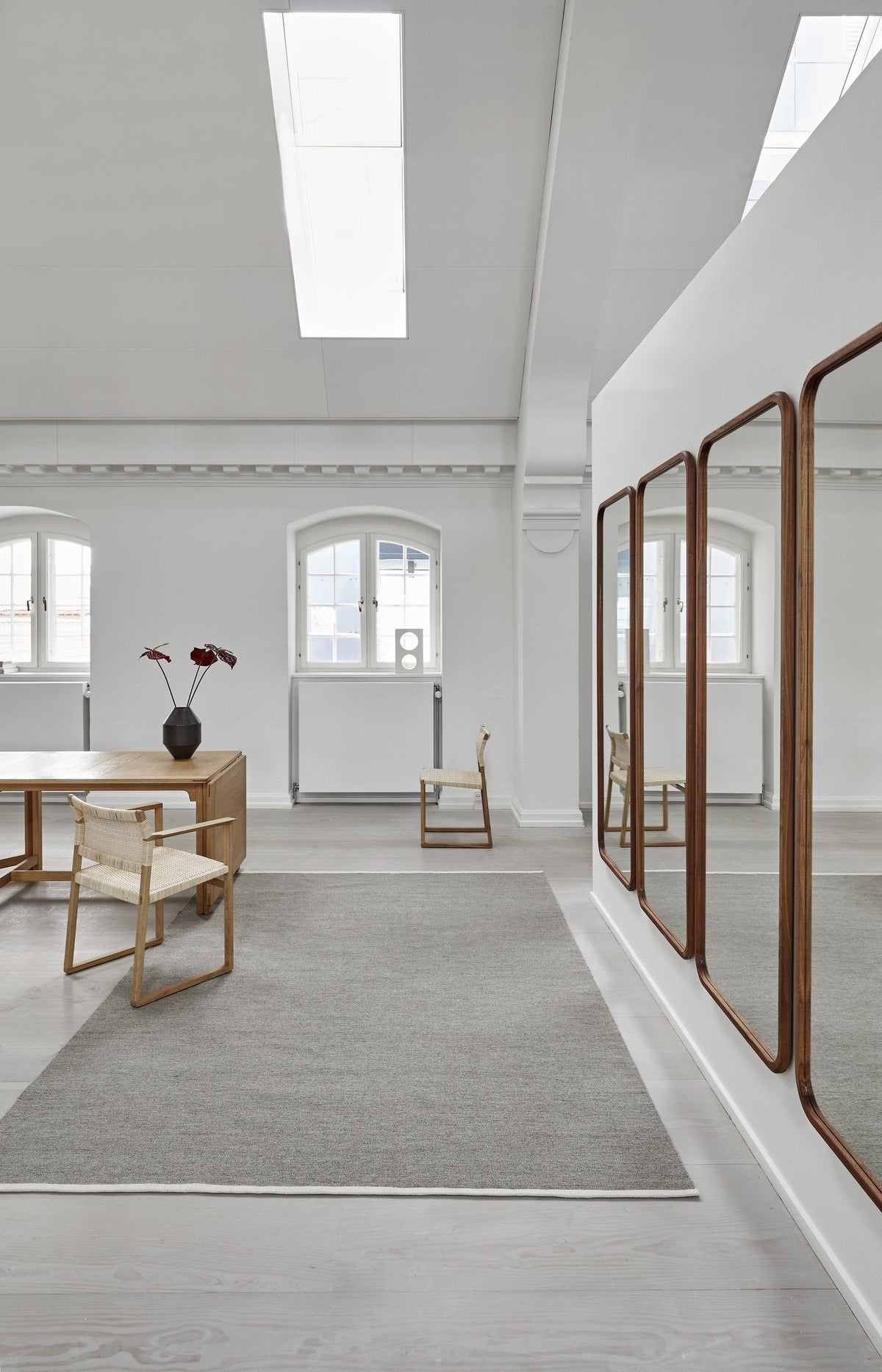 Massimo Escape Kelim Stone grijs tapijt, in een interieur