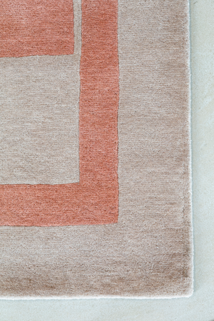 Massimo Structures Fragment 3 roze tapijt, detail van de hoek