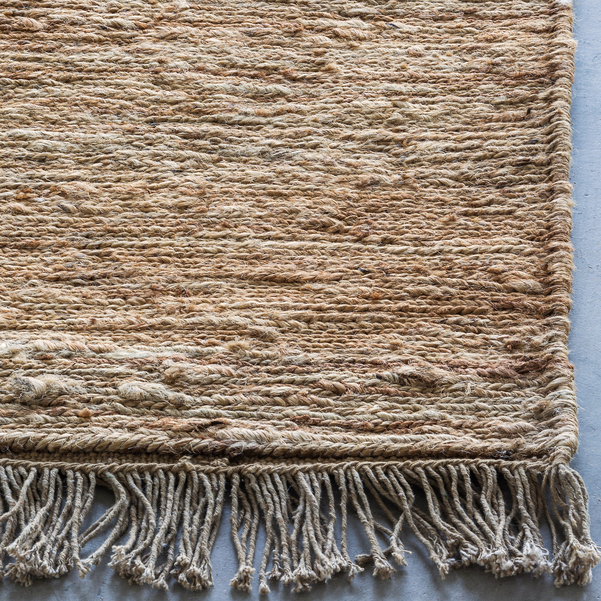 Massimo Sumace Natural jute vloerkleed, detail van de franjes